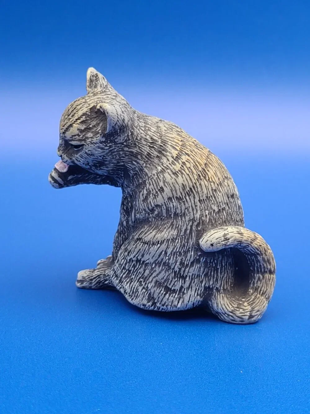 FARO Italy Vintage A. Lucchesi Cat Licking Paw Resin Figurine